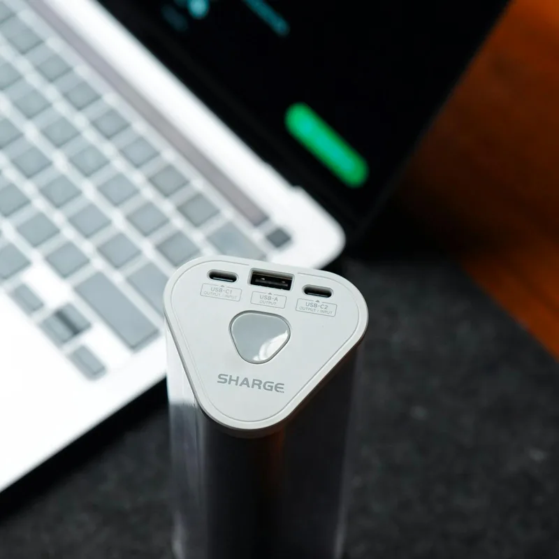 Anker PowerCore Slim 10000 PD 20W, Powerbank Tipis dan Cepat